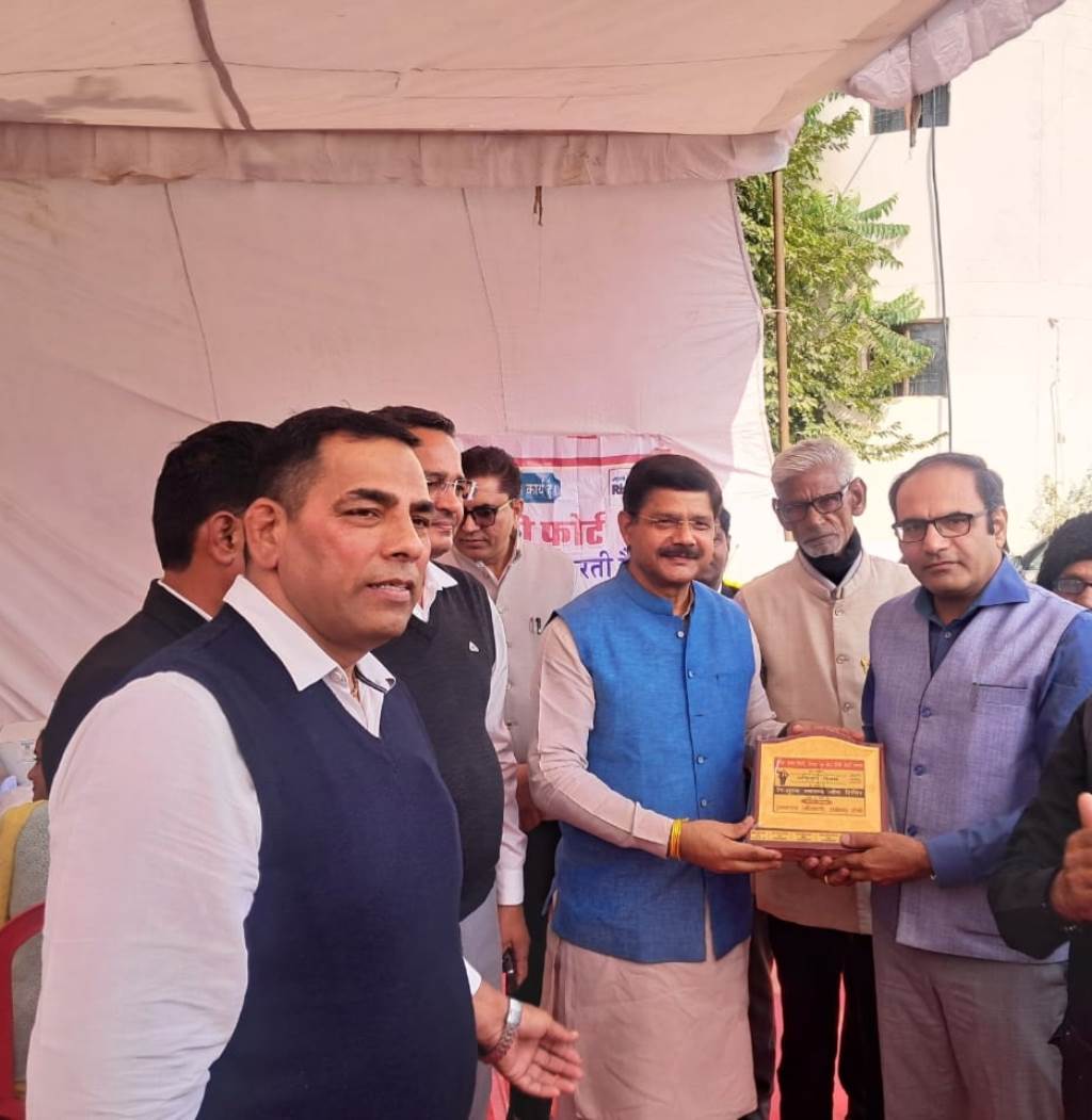SDM Rajesh Khoth inaugurated the health checkup camp held at the Joint Office Complex